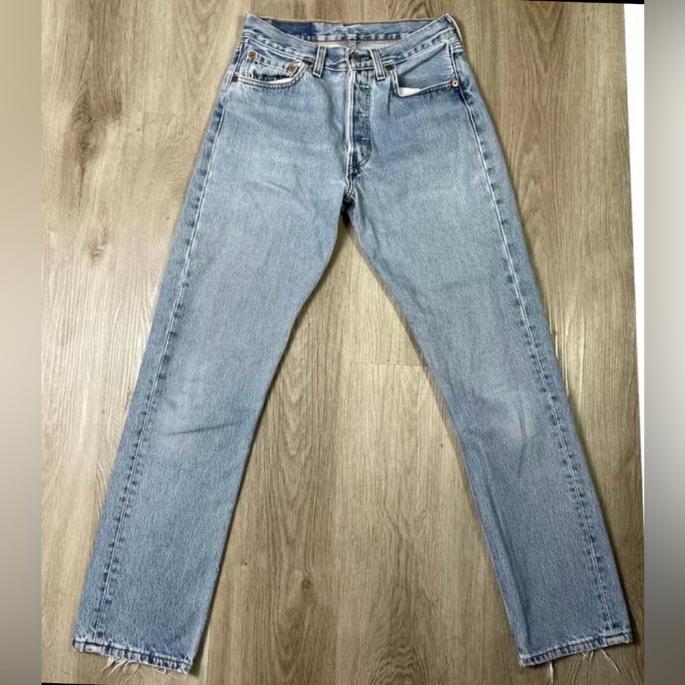 Vintage Levi’s 501s Women 28x30 faded distressed